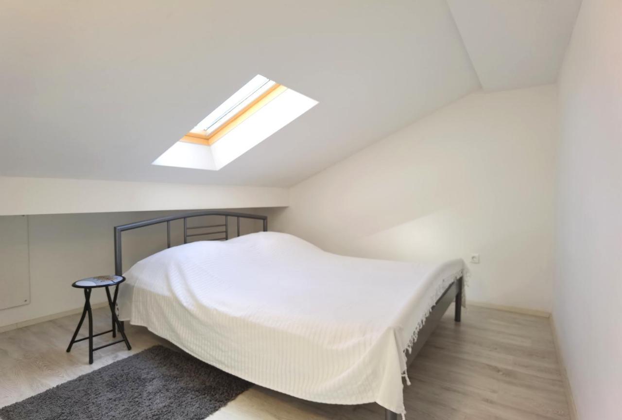 Apartments Ella Шибеник Экстерьер фото