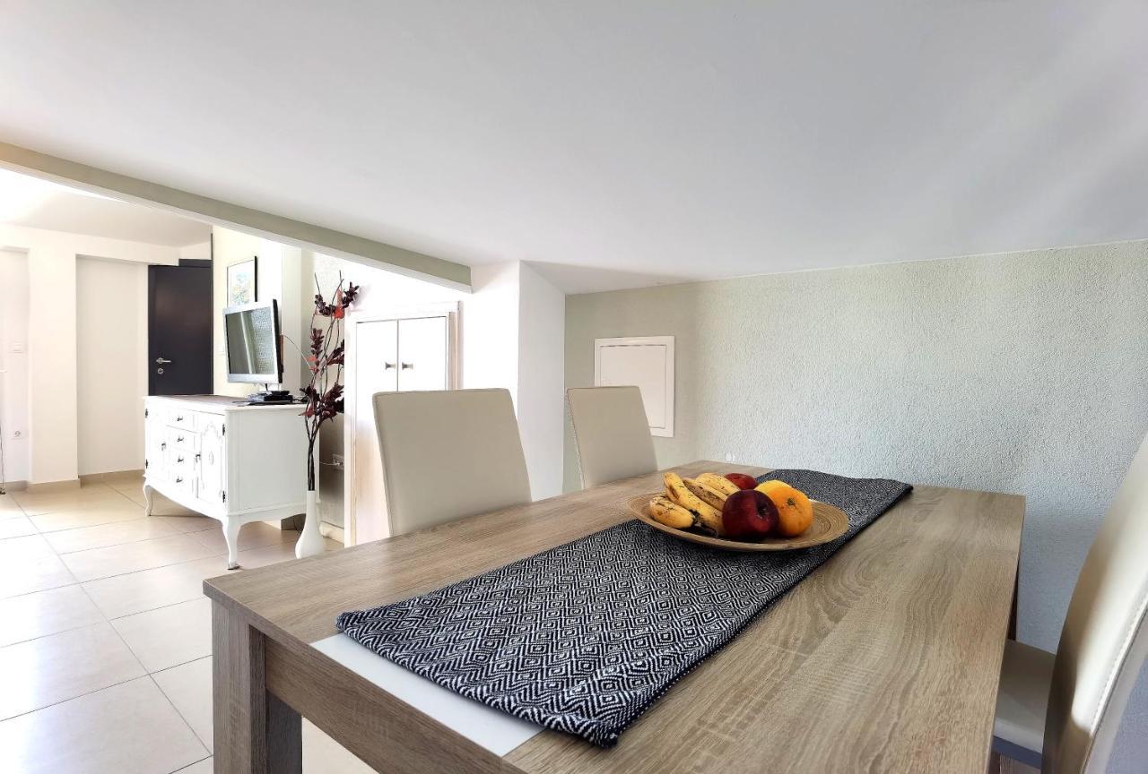 Apartments Ella Шибеник Экстерьер фото