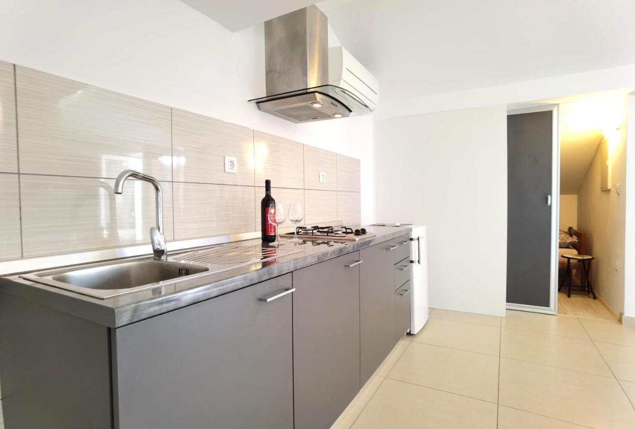 Apartments Ella Шибеник Экстерьер фото