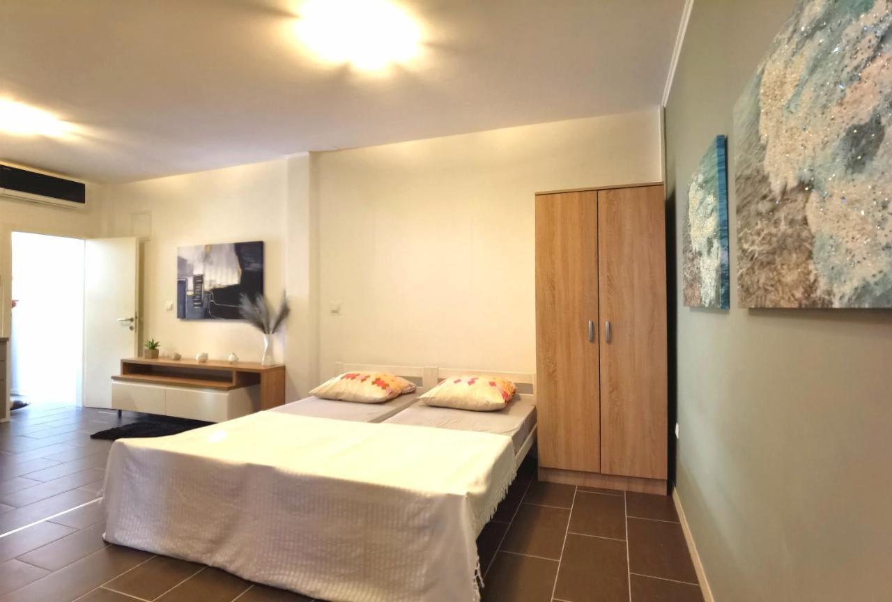 Apartments Ella Шибеник Экстерьер фото